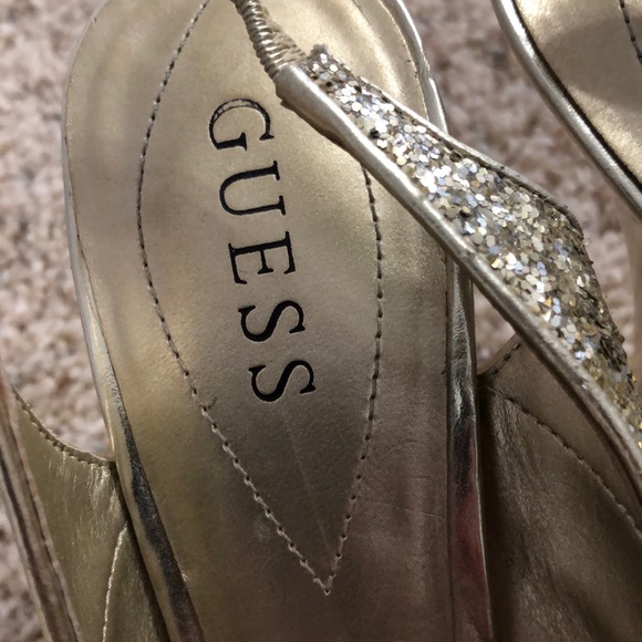 Women’s size 10 high-heel Guess Gold glitter shoes - Picture 2 of 4